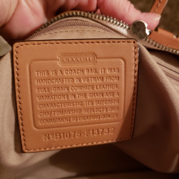 Coach purse - Picture 3 of 4